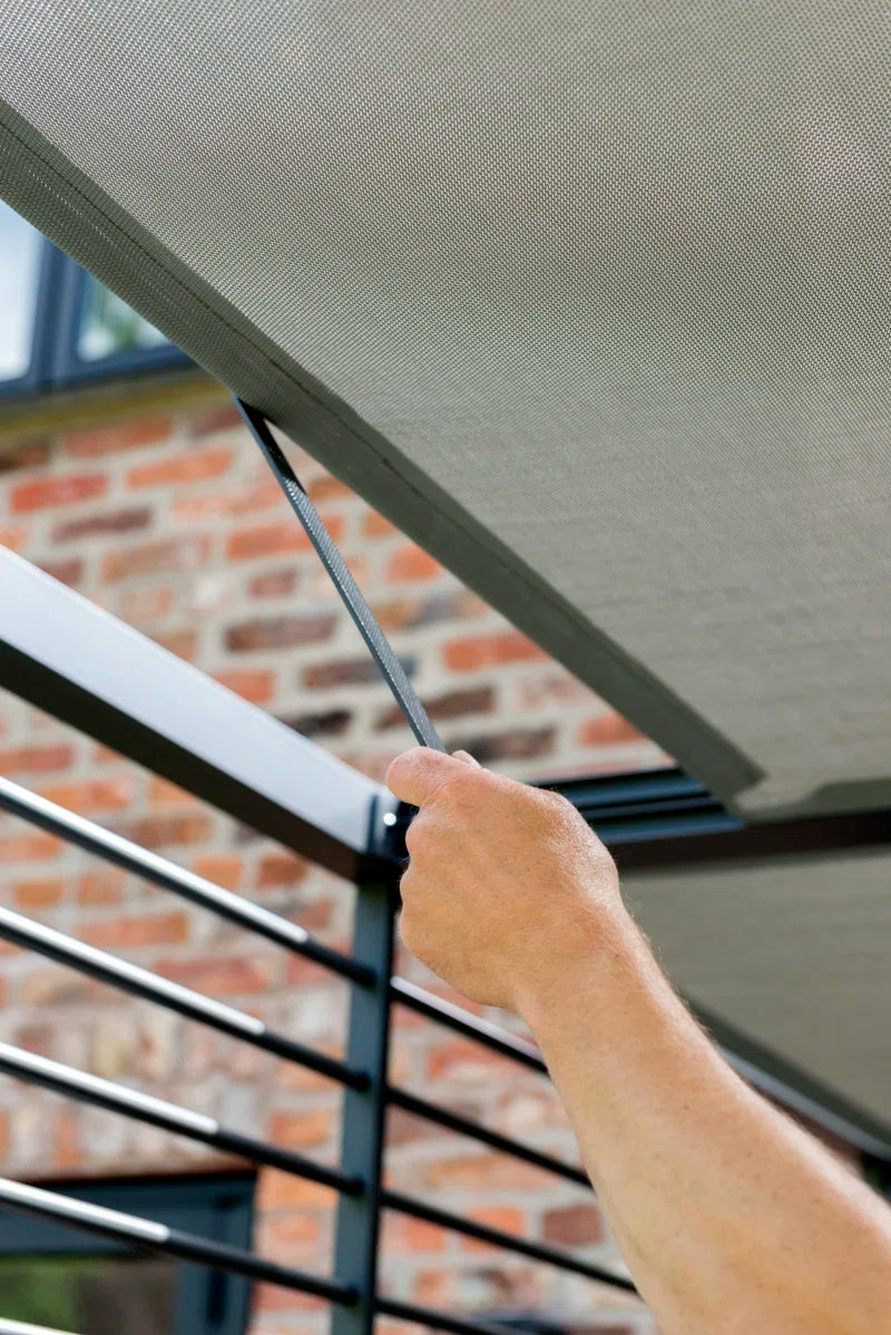Bradenville 2.8 Sliding Roof Pergola